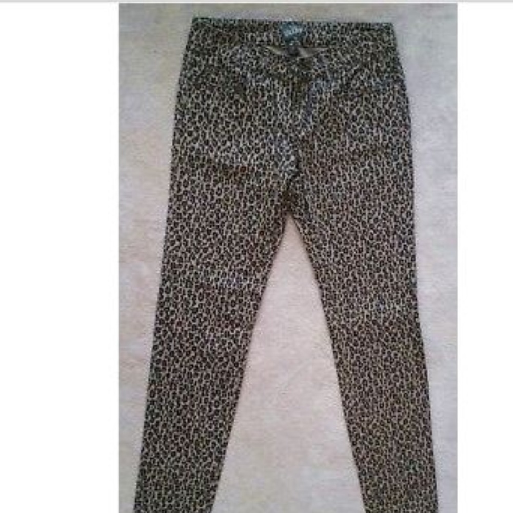 Be Bop Leopard Skinny Pants Jeans